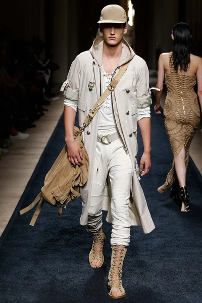 Look 18